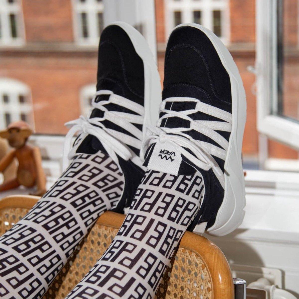 Black Gro Sneaker