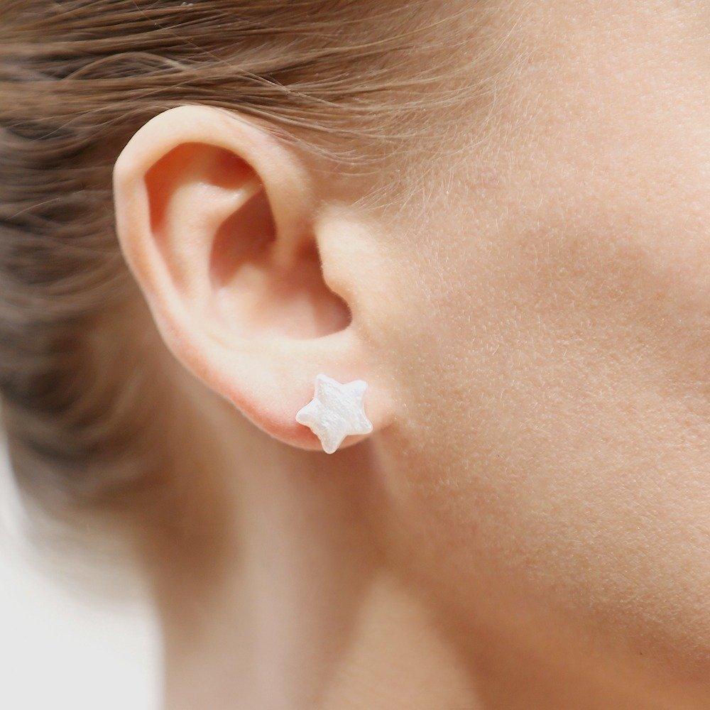 Clio Star Pearl Stud Earrings