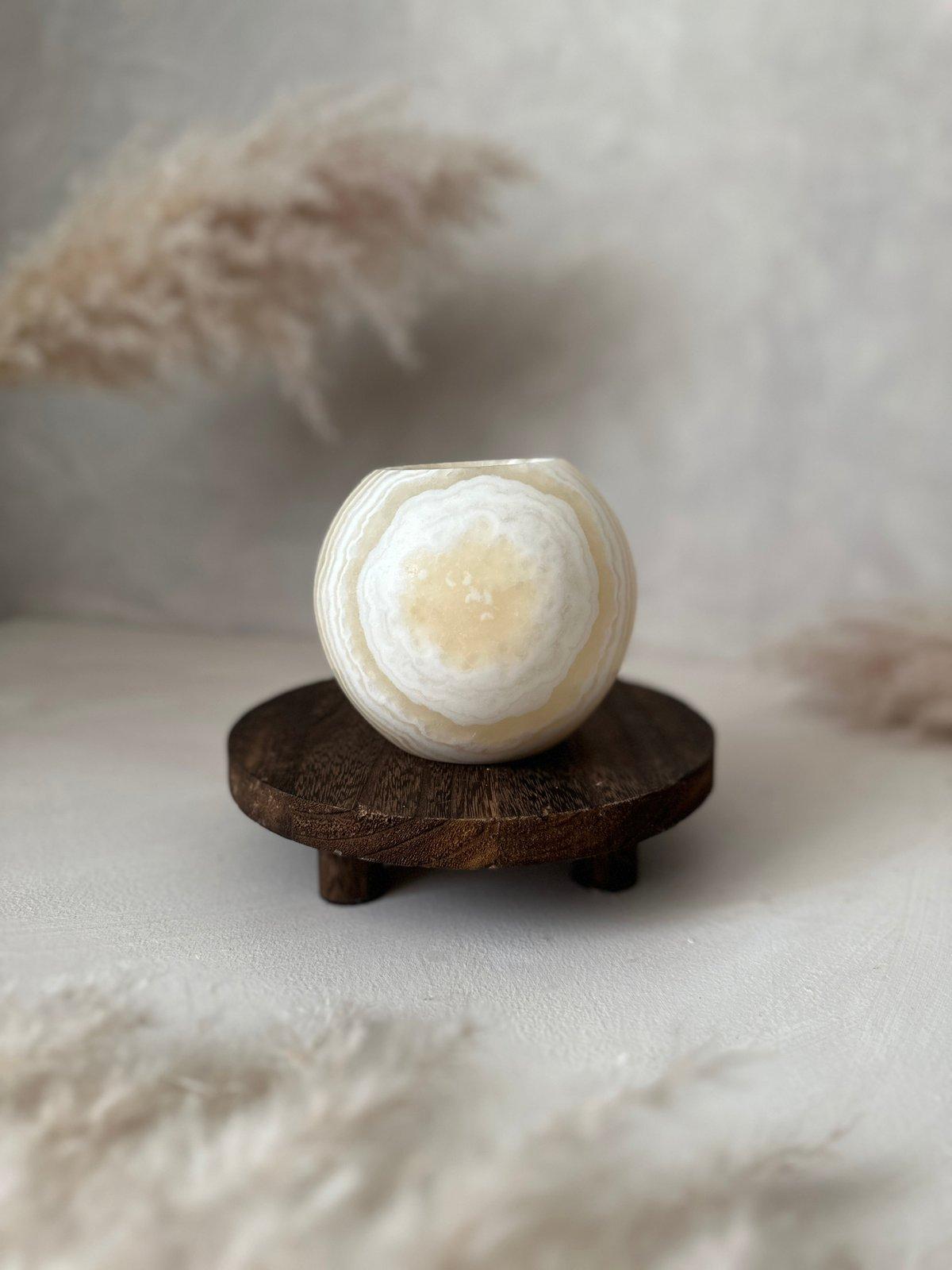 Alabaster | Nyra